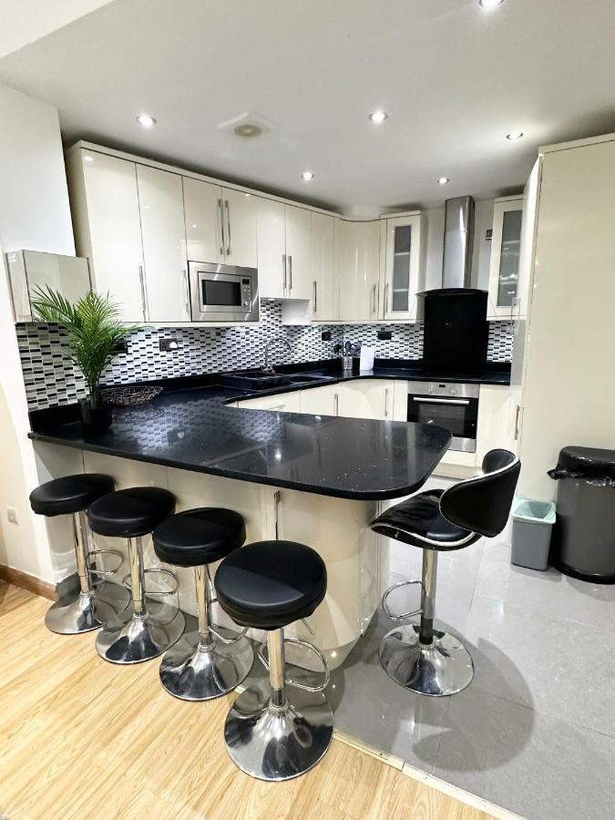 Retreat To A Stylish Ensuite In Londra Dış mekan fotoğraf